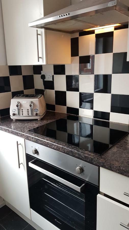 39 Cowley Road Villa ลิเวอร์พูล ภายนอก รูปภาพ